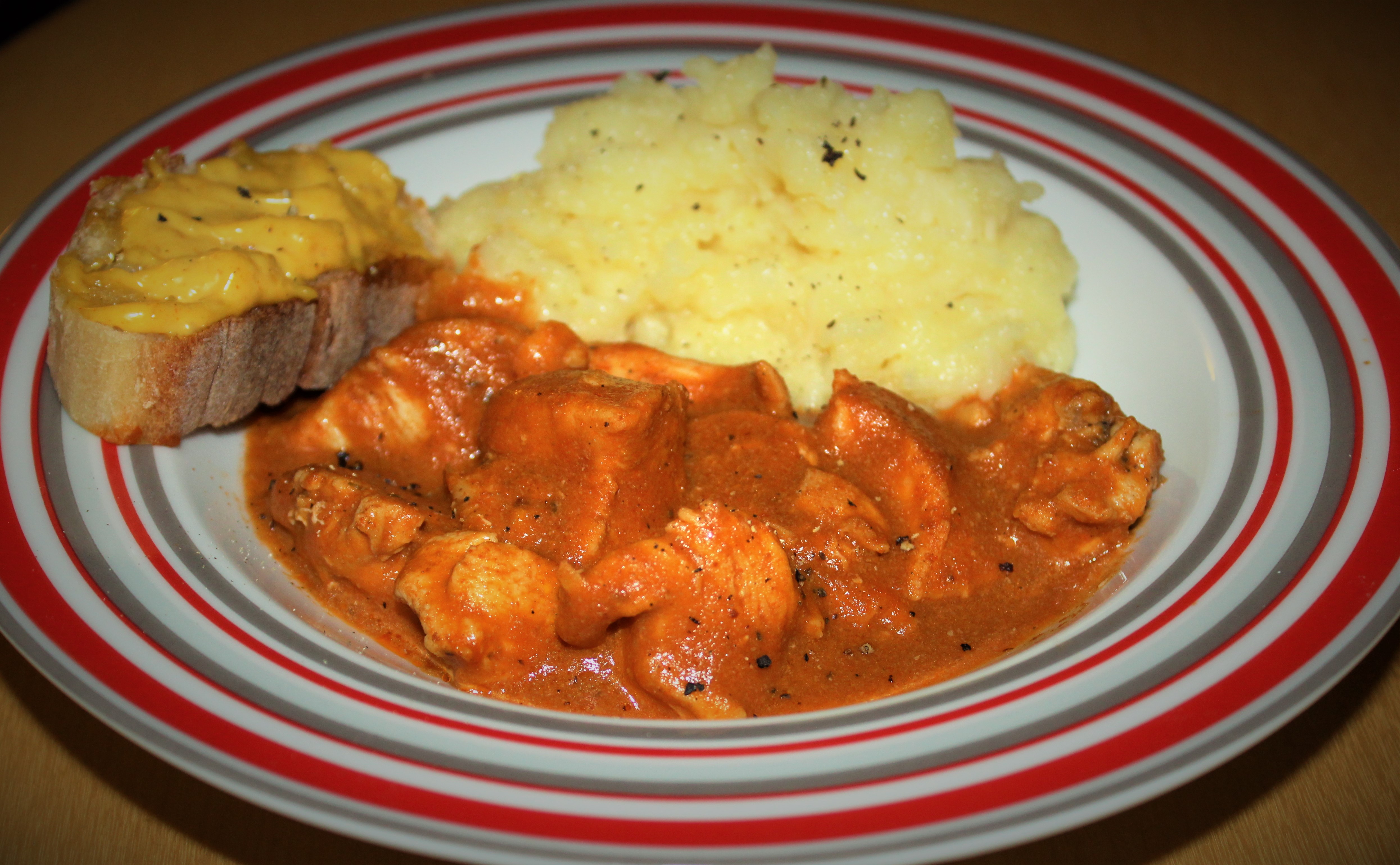 Poulet Bisque de Corail de Saint Jacques