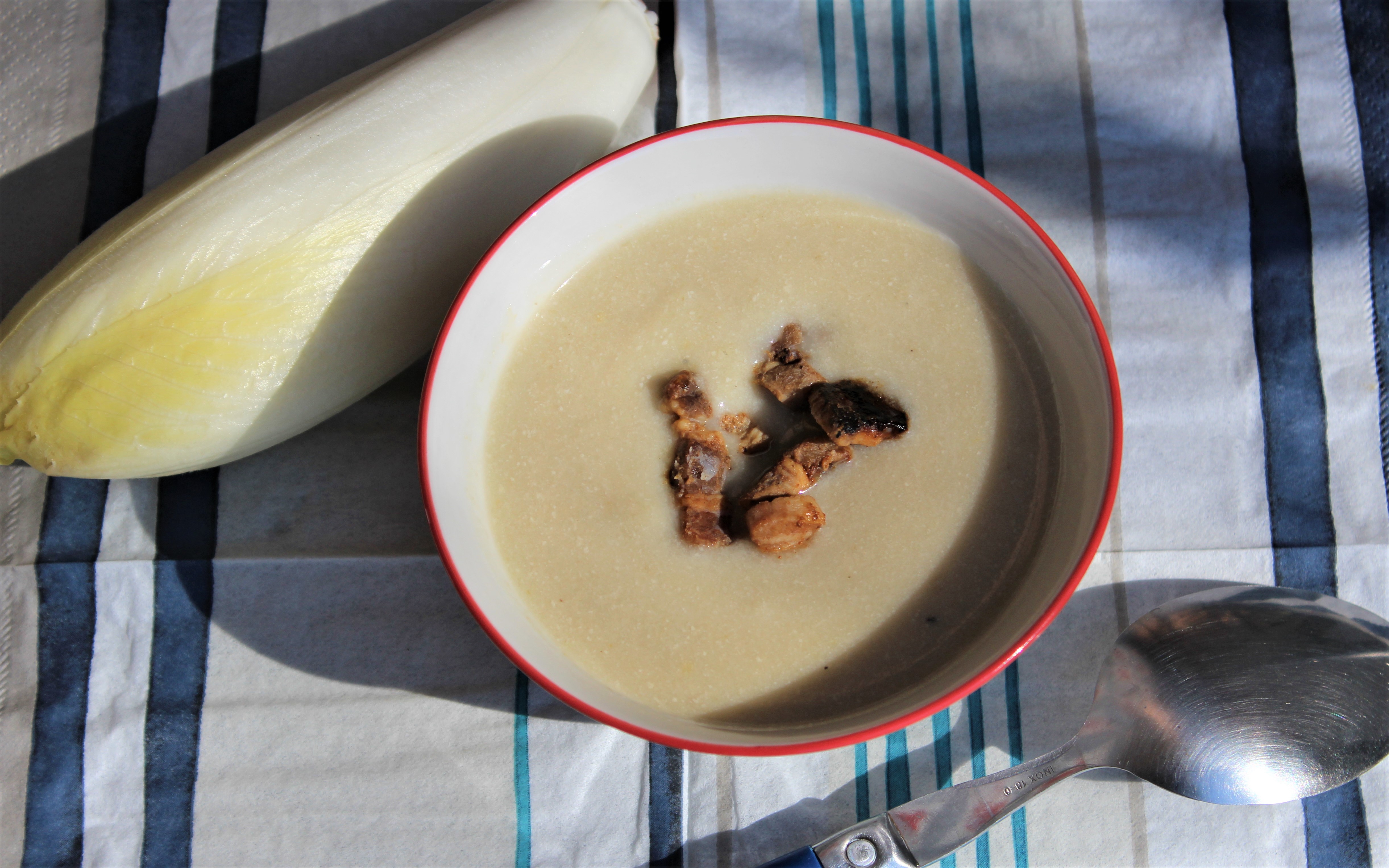 Velouté d’Endives au Lard Caramélisé