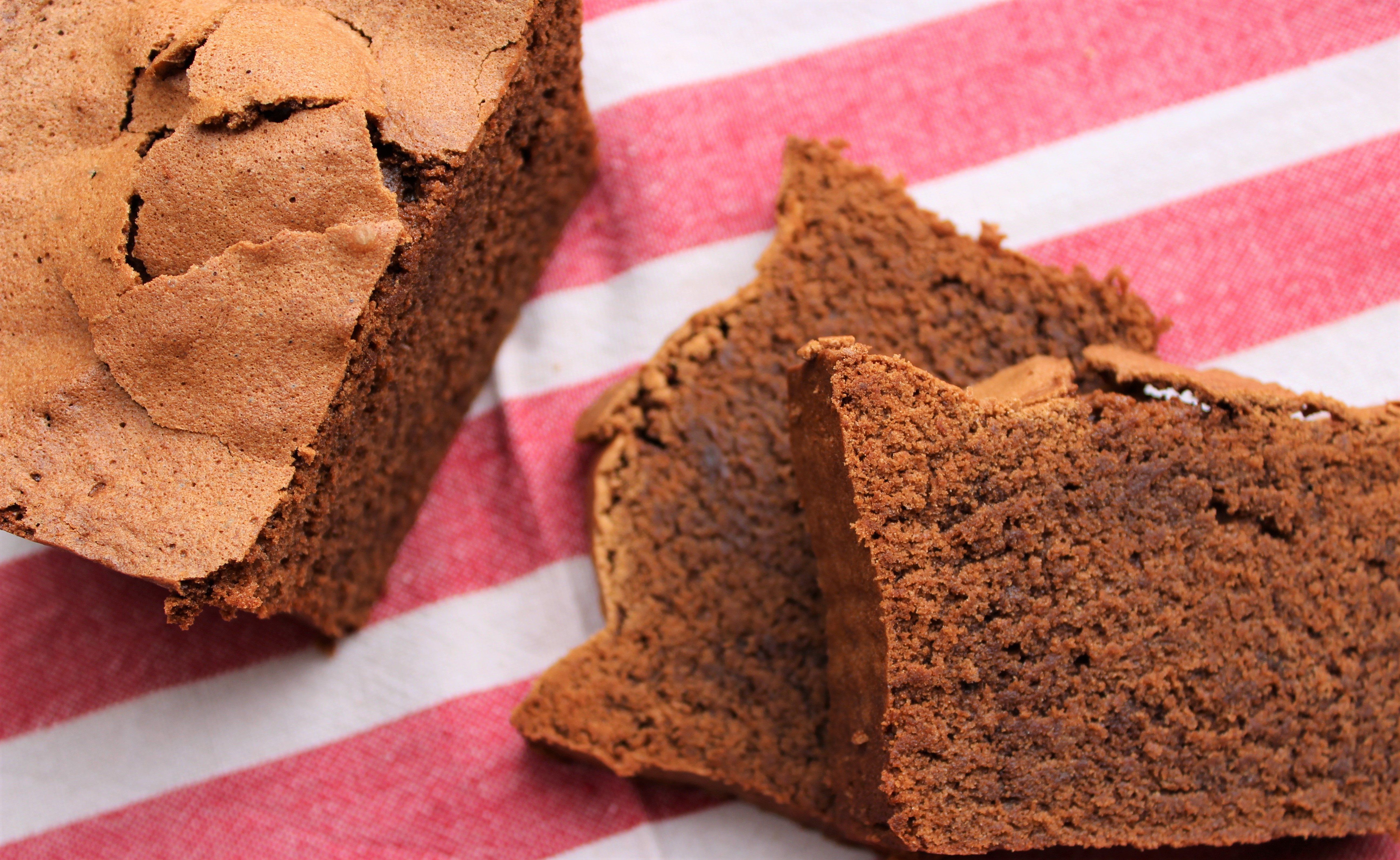 Cake Léger et Ultra Moelleux au Chocolat