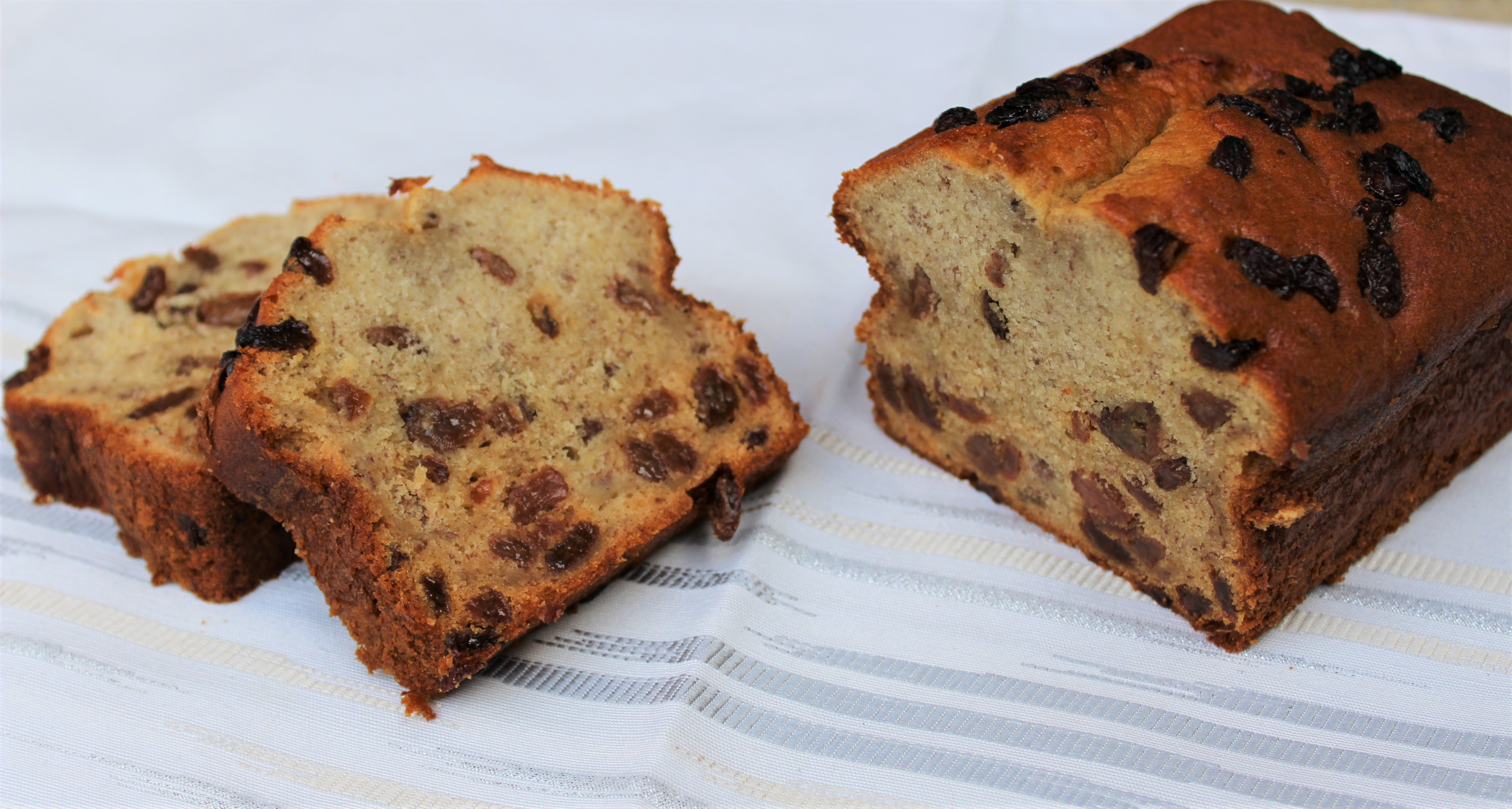 Cake à la Banane et aux Raisins Secs