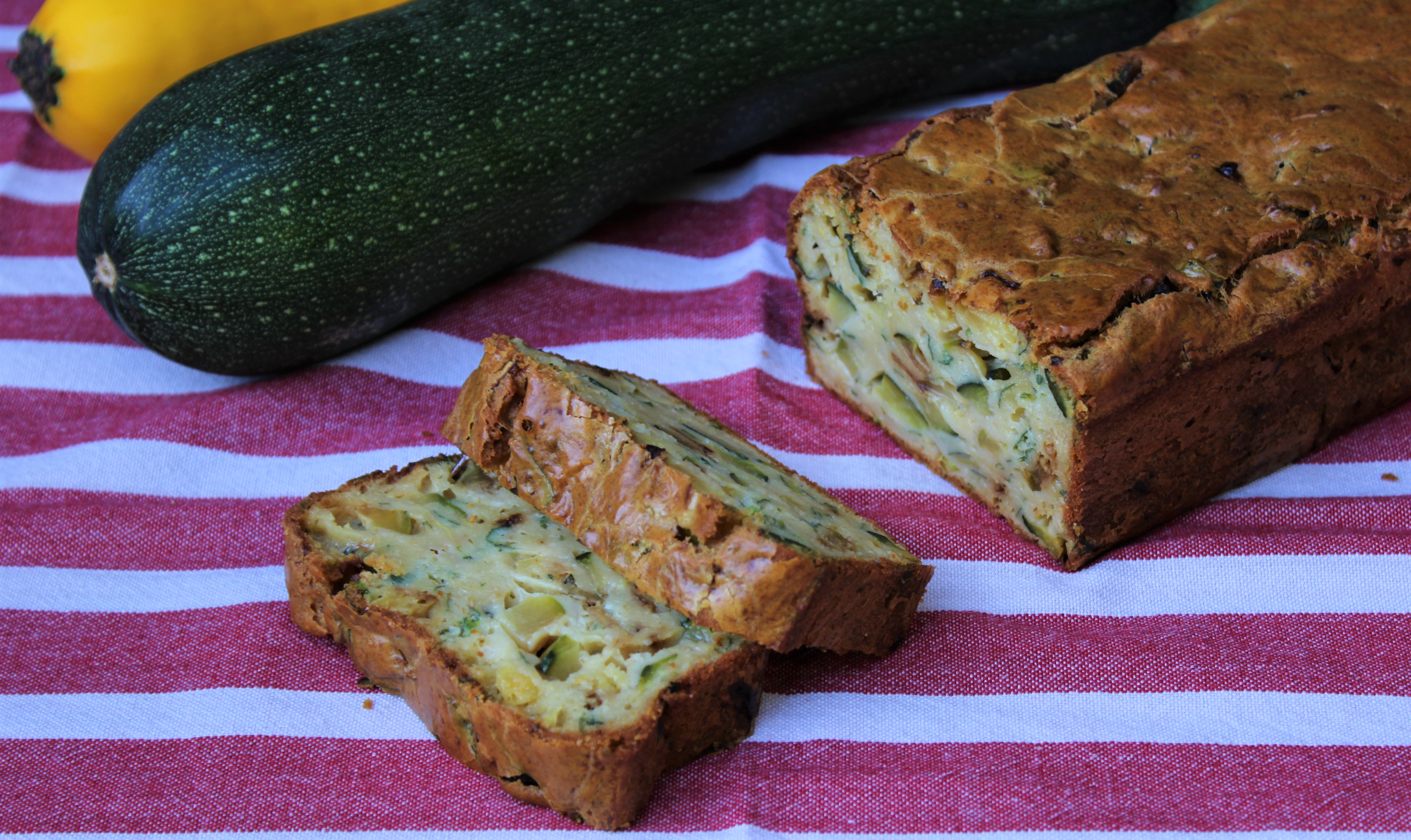 Cake aux Courgettes et aux Herbes du Jardin