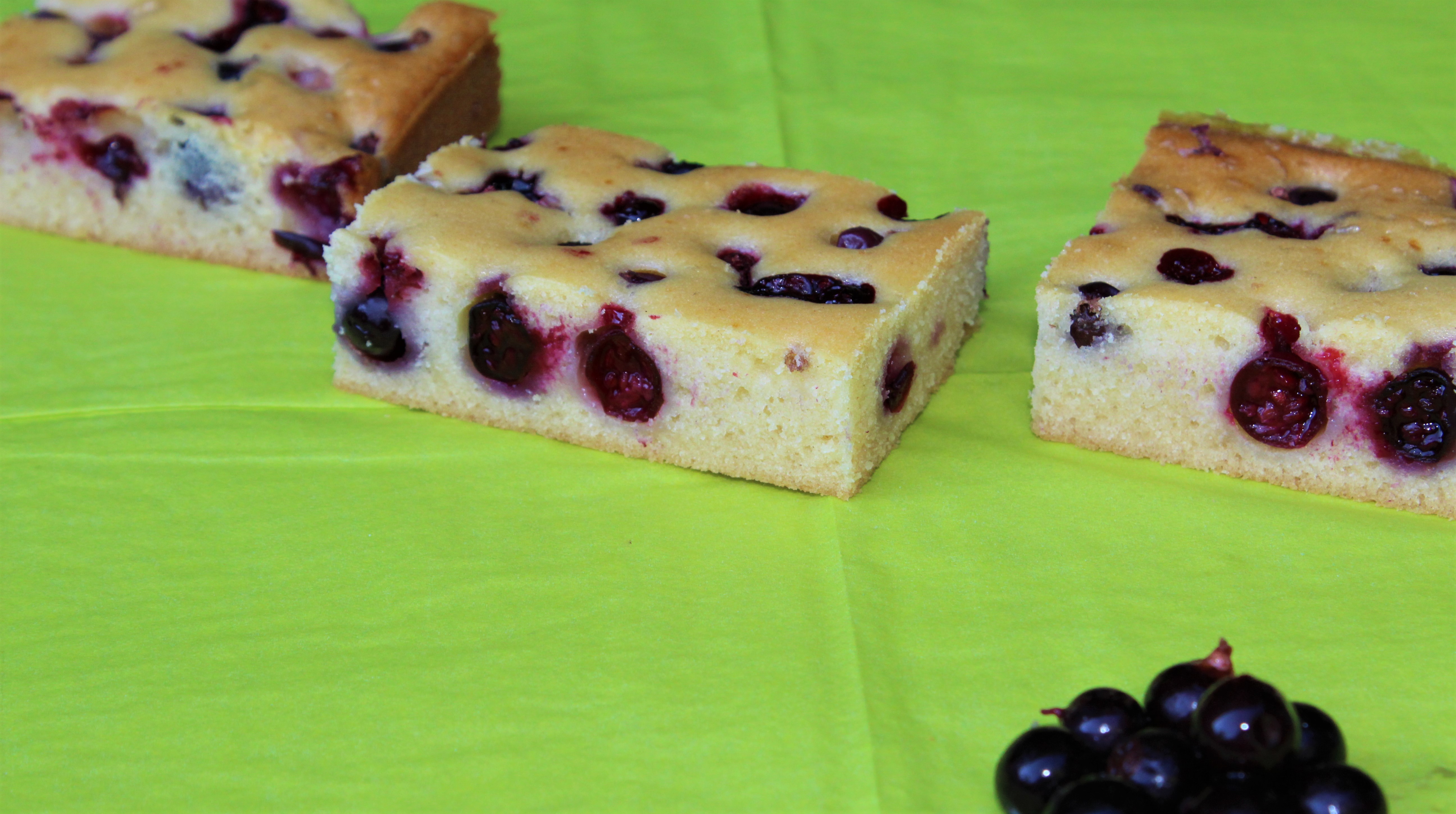 Gâteau Moelleux au Cassis