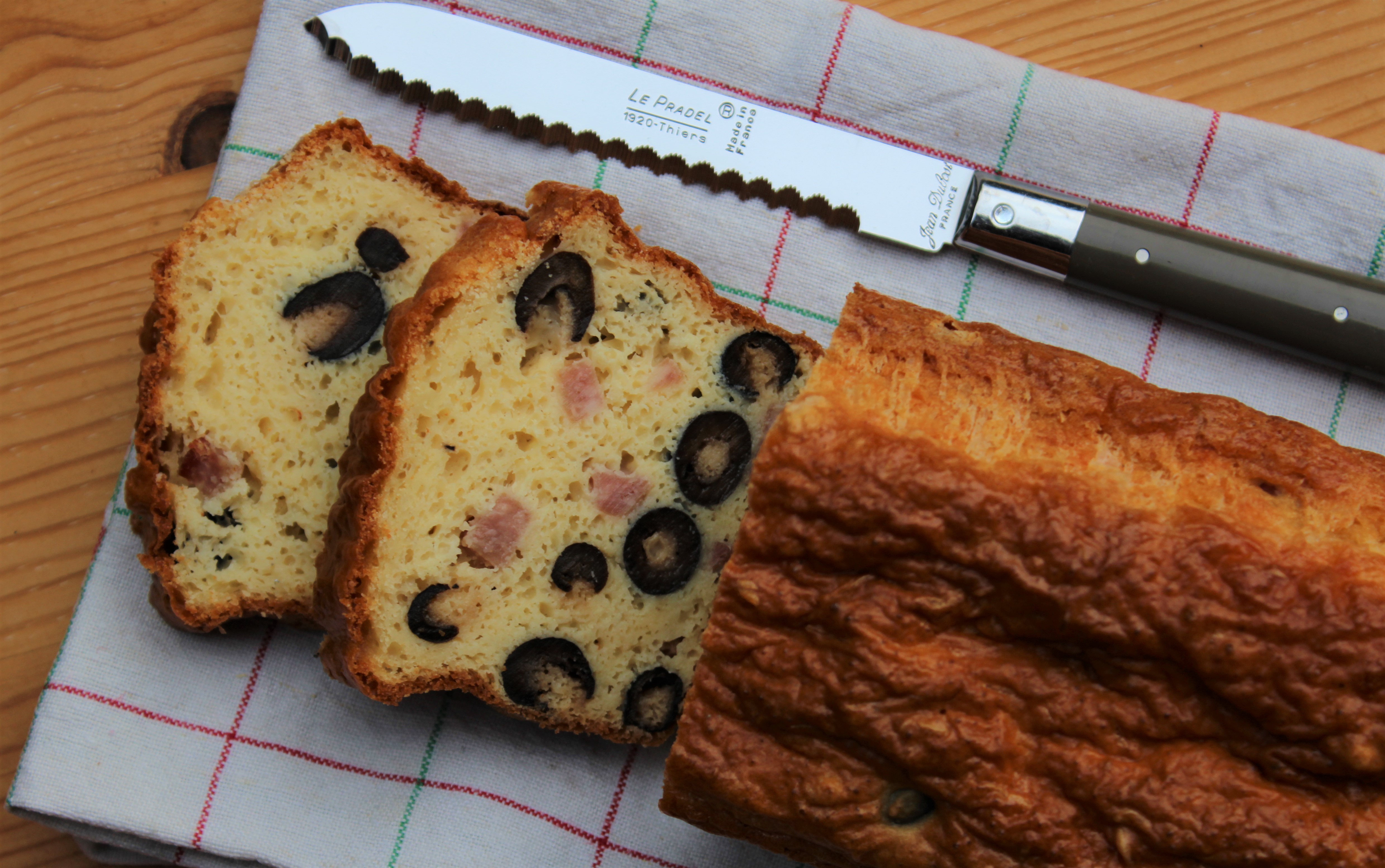 Cake au Jambon et aux Olives