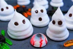 Délicimô ! - Recette des Meringues Fantômes pour Halloween Facile et Rapide - www.delicimo.fr