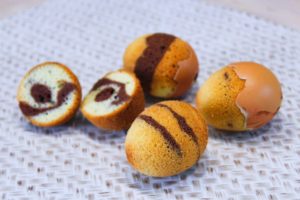 Délicimô ! - Recette des OEufs Marbrés de Pâques - Gâteau Marbré au Chocolat et Vanille - www.delicimo.fr