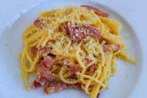 Délicimô ! - Recette Authentique Traditionnelle des Vraies Pâtes à la Carbonara - Italie - www.delicimo.fr