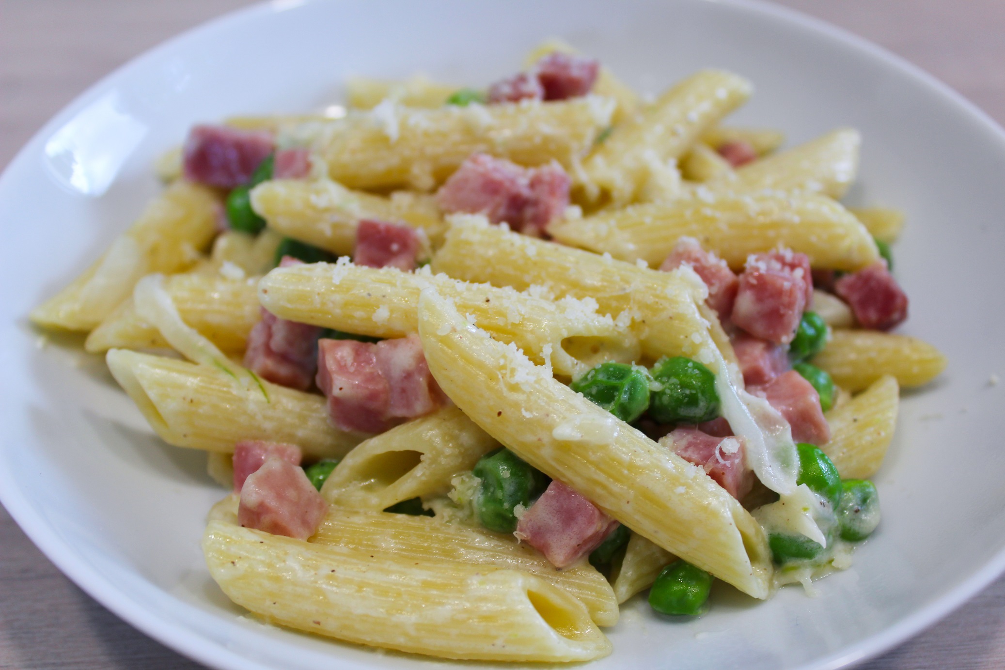 Pâtes aux Petits-Pois, Jambon et Parmesan