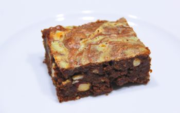 Délicimô ! - Recette de l'Authentique et Traditionnel Gâteau Brownie Marbré au Chocolat et aux Noisettes - Fait Maison – Pas à pas - Etape par étape - Yannick Rolland - www.delicimo.fr